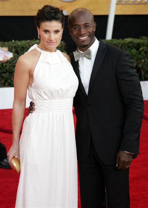 Taye Diggs And Idina Menzel Interracial Celebrity Couples Famous Couples Sleeveless Wedding