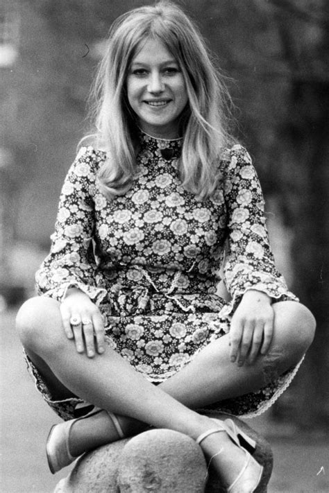 30 Stunning Vintage Photos Of A Young Helen Mirren From The 1960s And