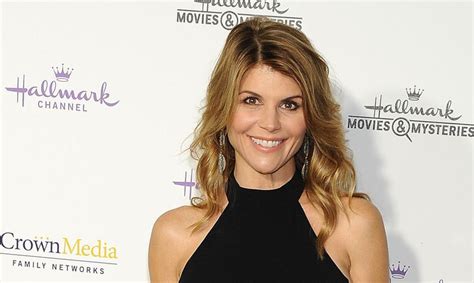 Lori Loughlins Role As Aunt Becky On ‘fuller House Reportedly Over In Wake Of College