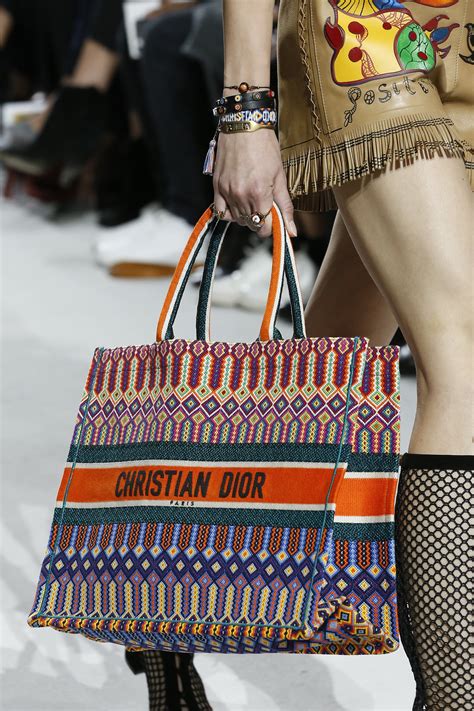 It comes in different patterns like dior oblique and embroidered canvas with the christian dior logo. Dior Spring/Summer 2018 Runway Bag Collection | Spotted ...