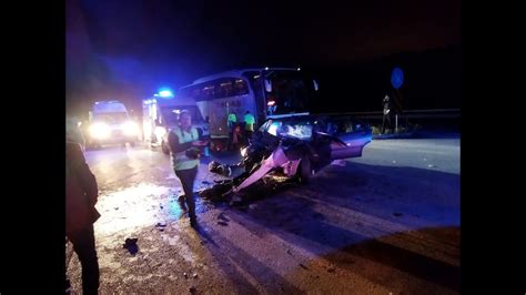 Yolcu otobüsü otomobille çarpıştı 6 yaralı YouTube