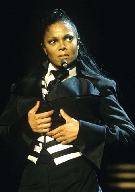 Janet Jackson Back On Stage Shes Nice Nasty And Political Praise
