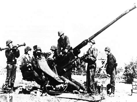 37cm Flak 36 Weapons Parade 37cm Flak 36 Gun