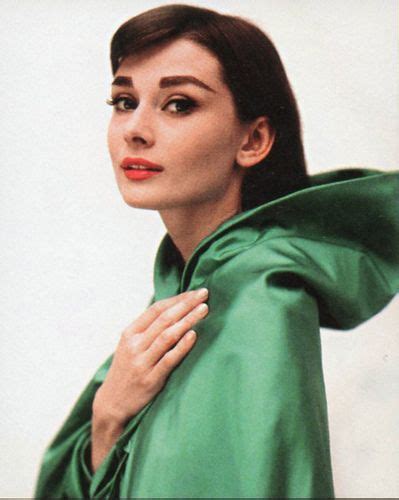 Beauty Secrets Diy Brow Shaping In 2020 Audrey Hepburn Style Audrey