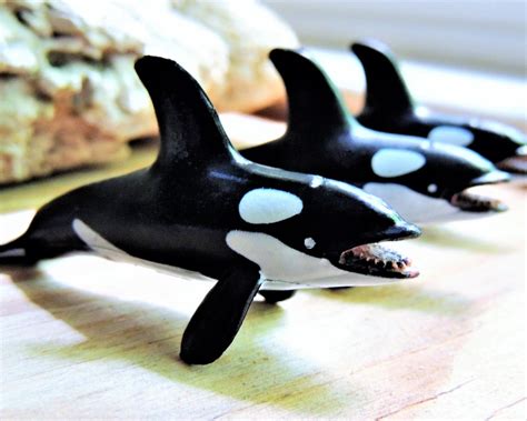 Miniature Killer Whale Orca Animal Figures Figurines Dollhouse Fairy