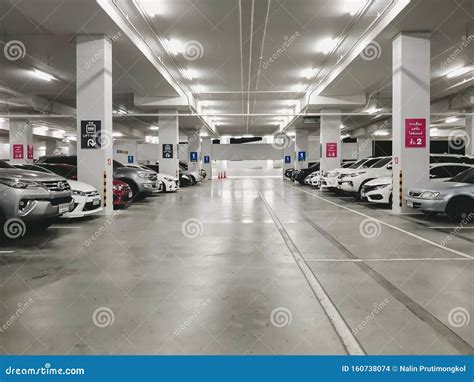 Car Parking In The Area In Fashion Island Shopping Mall Editorial Stock