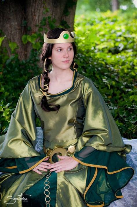 Queen Elinor Costume Here On Etsy Up Halloween Costumes Costumes