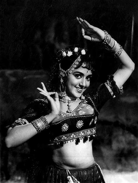 pin by shailendrasingh rathore on bollywood actresses retro bollywood hema malini vintage