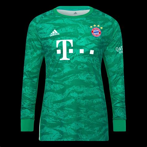 Apesar de uma situação financeira adversa, os catalães não desejam vender o atleta. Novas camisas do Bayern de Munique 2019-2020 Adidas | MDF