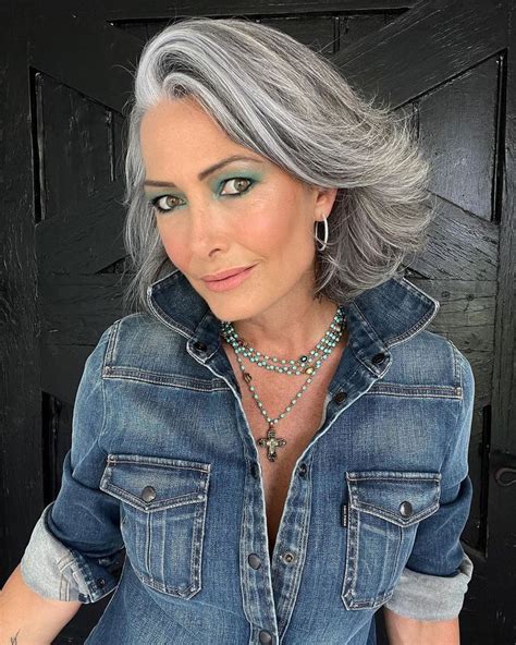 Beautiful Gray Hair Beautiful Old Woman Gorgeous Girls Silver Grey Hair Long Gray Hair