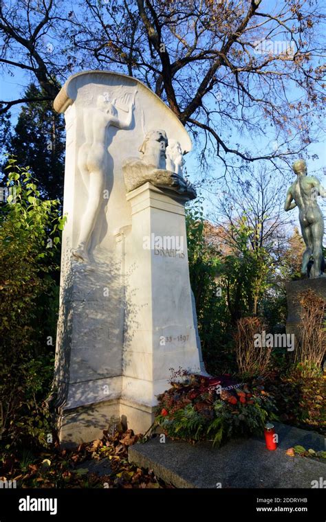 Wien Vienna Grave Of Honor Of Johannes Brahms At Zentralfriedhof