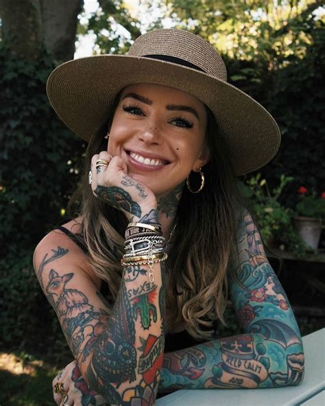 Lista 96 Foto Fotos Sexis De Mujeres Con Tatuajes El último Dino English