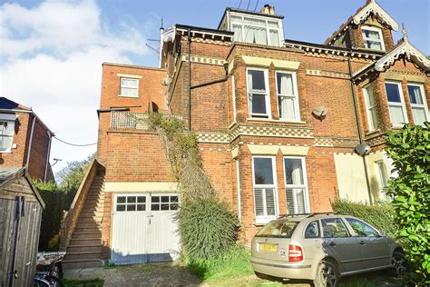 2 Bed Flat For Sale In London Road Deal Kent Ct14 Zoopla