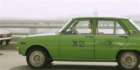 Not knowing that the foreigner was a german journalist, he takes the. Korean Movie Review : A Taxi Driver, The Best Korean Movie ...