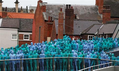 Thousands Strip Naked In Hull For Spencer Tunick Photographs Artofit