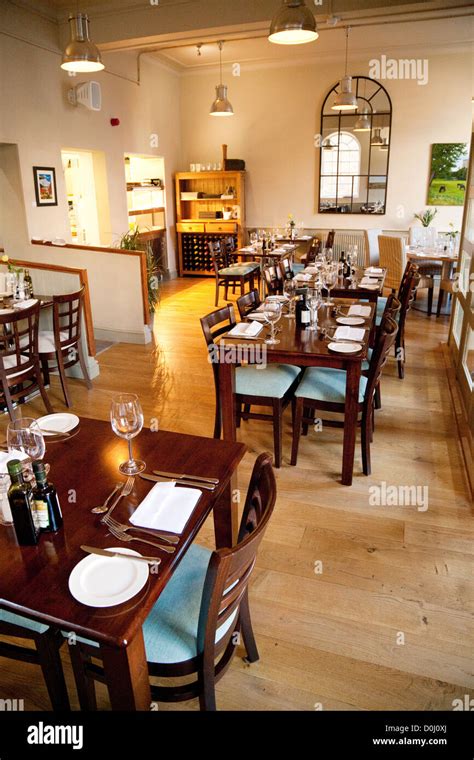 Empty Restaurant Hi Res Stock Photography And Images Alamy