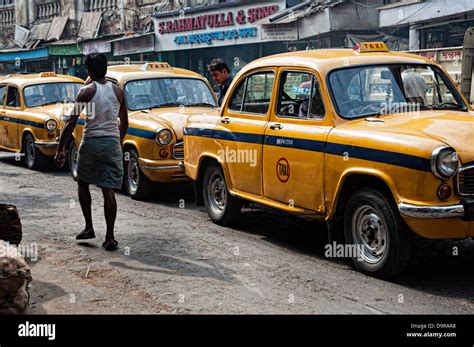 Taxi Parked Yellow Stock Photos And Taxi Parked Yellow Stock Images Alamy