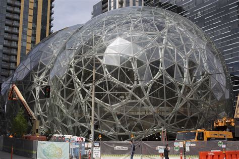 Amazon wants a second North America headquarters. Now watch cities rush