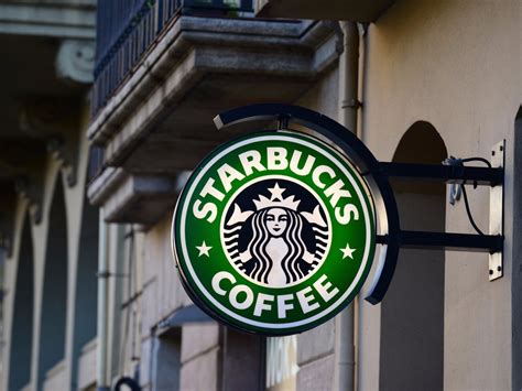 Das Ursprüngliche Logo Von Starbucks War Dem Unternehmen Zu Unanständig