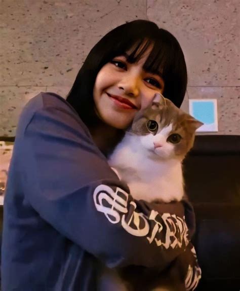 Blackpink the movie is a film commemorating the fifth anniversary of the debut of the world's beloved global group, blackpink consisting of four members: Pin by Pam on Lisa in 2021 | Lisa blackpink wallpaper ...