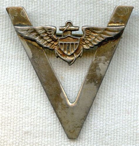 Nice Wwii Usn Aviation V For Victory Pin In Gilt Sterling Silver Gilt
