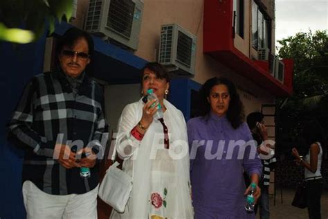 Sanjay Khan With Wife Zarine Khan Attend Actress Jiah Khan Condolence Meet In Mumbai Media