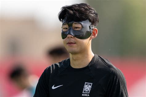 Why Is Tottenhams Son Wearing A Mask For South Korea At World Cup