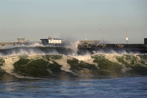 Video Massive Waves Destroying Iconic California Beach Pier The Spun