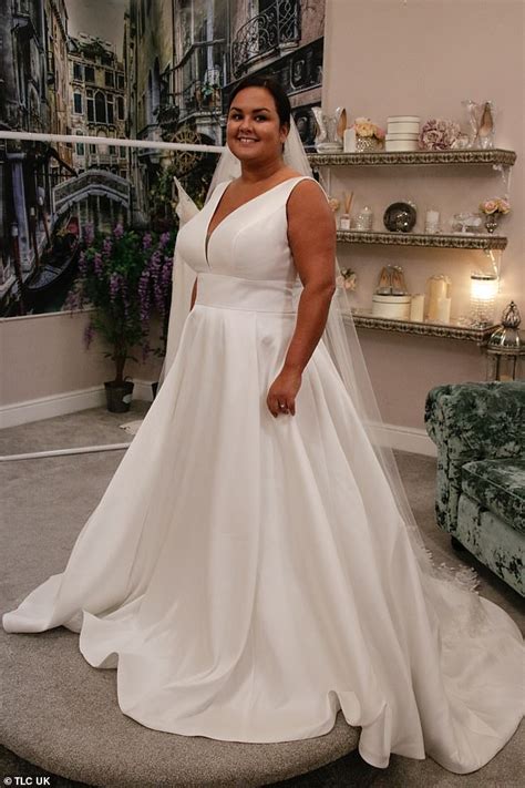 On this season of say yes to the dress, martha stewart pops in to help out a friend and her family have that perfect 'bridal moment.' miss usa 2014 nia sanchez searches for her perfect dress just two months before her wedding. Say Yes To The Dress: Bride-to-be worries she'll look like ...