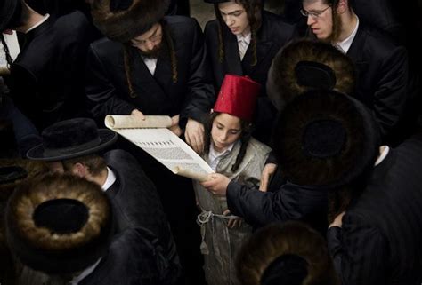 Photographing The Secret World Of Chassidic Jews Visit Poland Orthodox