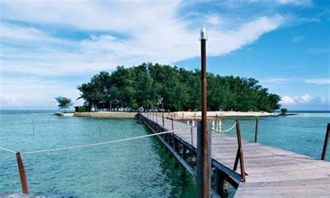 5 Pulau Terkecil Di Indonesia Yang Punya Pesona Menawan