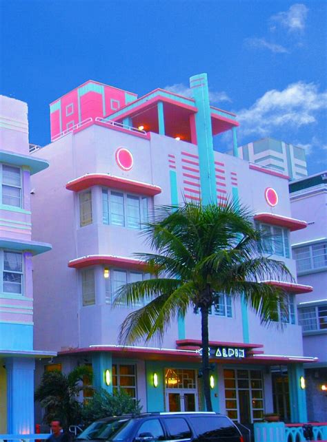 The Official Art Deco Walking Tour By The Miami Design Preservation League