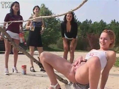 Girls Peeing Group Pics Xxx Pics Comments
