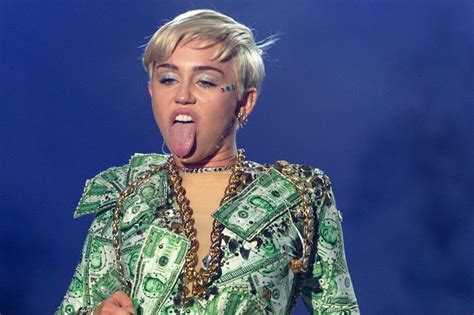Miley Cyrus Raunchy Bangerz Tour Banned From The Dominican Republic Irish Mirror Online