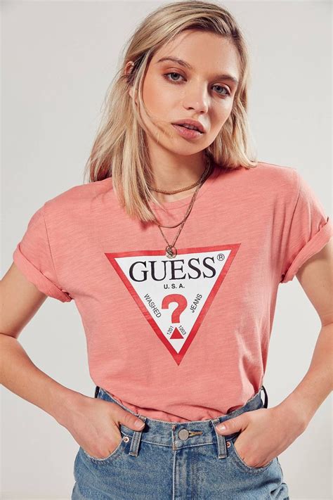 Guess Crew Neck Logo Tee Camiseta Guess Outfits Casuales Y Camisa Guess
