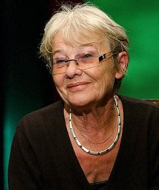 She won the award for best actress at the 1976 cannes film. Törőcsik Mari biográfia, filmográfia, diszkográfia