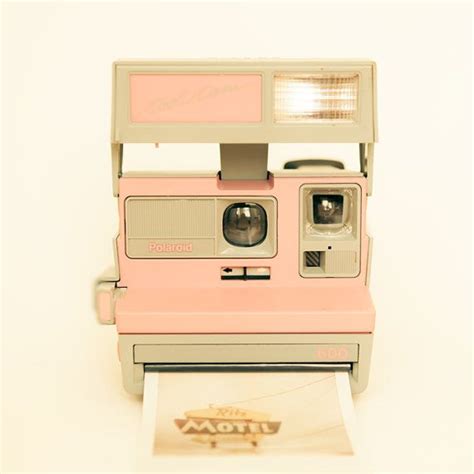 This Is A Photo Polaroid Camera Vintage Camera Pastel Por Bomobob Pink