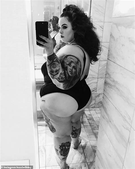 Tess Holliday Shares Lingerie Selfie After Calling Thanksgiving A Bullst Holiday Daily
