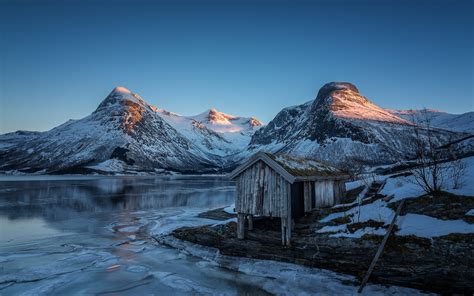 배경 화면 노르웨이 산 호수 눈 헛 저녁 일몰 1920x1200 Hd 그림 이미지