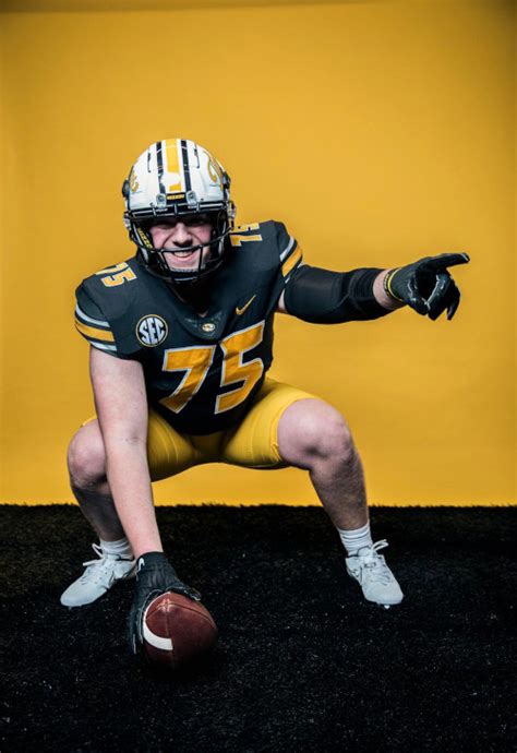 stock risers i a look at iowa s biggest risers on ol 2024 six star football