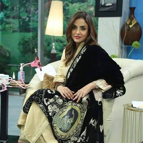 Nadia Khan Different Looks From Her Show Reviewitpk