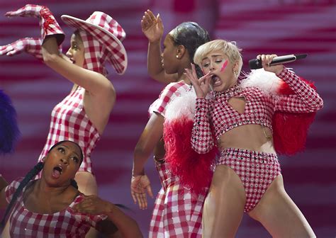Dominican Republic Bans Miley Cyrus Concert