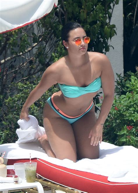 Demi Lovato Shows Off Her Bikini Body Miami Beach Celebmafia