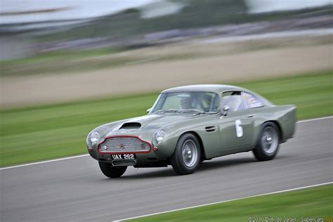 Classic Car Aston Martin Race Wallpapers Hd Desktop And Mobile
