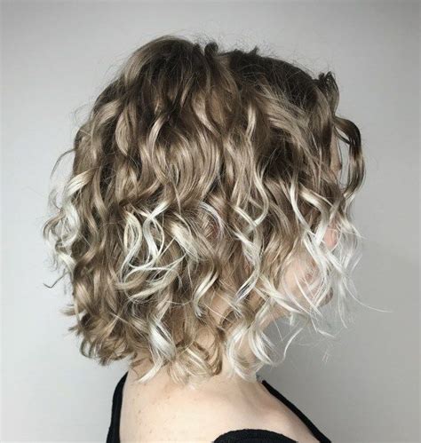 Dark Blonde Curly Bob With Platinum Highlights Thin Curly Hair Curly
