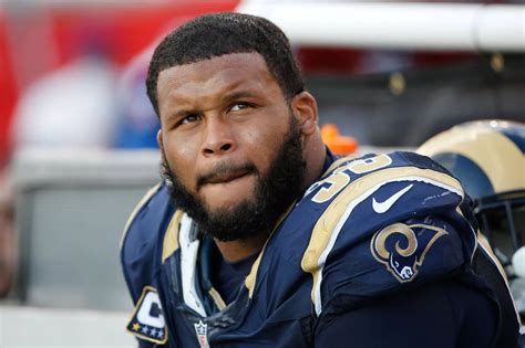 Aaron Donald Reportedly Ends Holdout Rejoins Rams