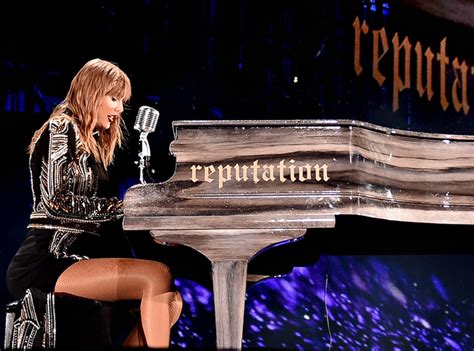 The Power Of 1 From Taylor Swifts Most Memorable Reputation Tour Moments E News