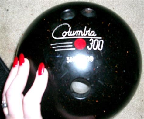 Columbia Red Dot 300 Vintage Black Glitter Bowling Ball 3n67909 Chuck