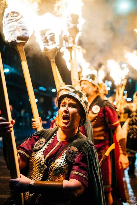Images Of Spectacular Viking Torch Lit March Through Glasgow Glasgow Live