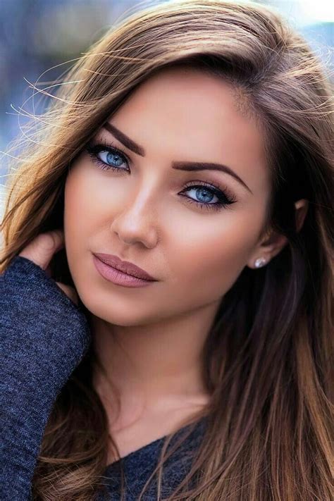 Pin By A Lessur Man On Rostos 1 Faces 1 Brunette Beauty Beauty
